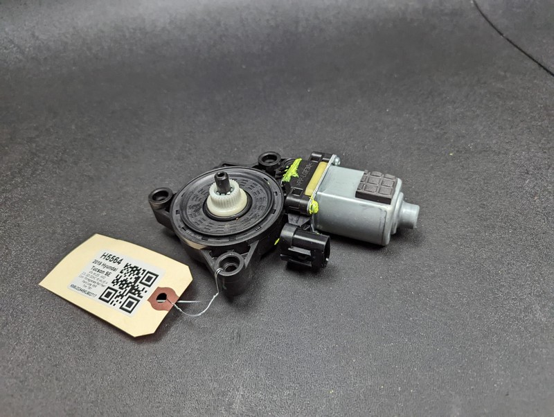 Front Left Door Window Regulator Motor 2019 Hyundai Tucson 82450-D3000 2015-2020