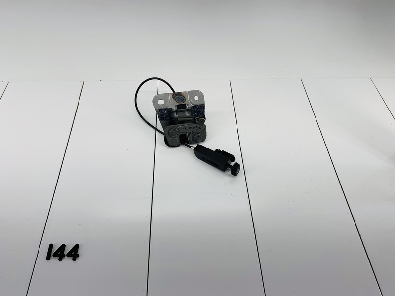 15-18 MAZDA 3 SEDAN REAR RIGHT SIDE SECOND 2ND ROW FOLDING SEAT LATCH OEM