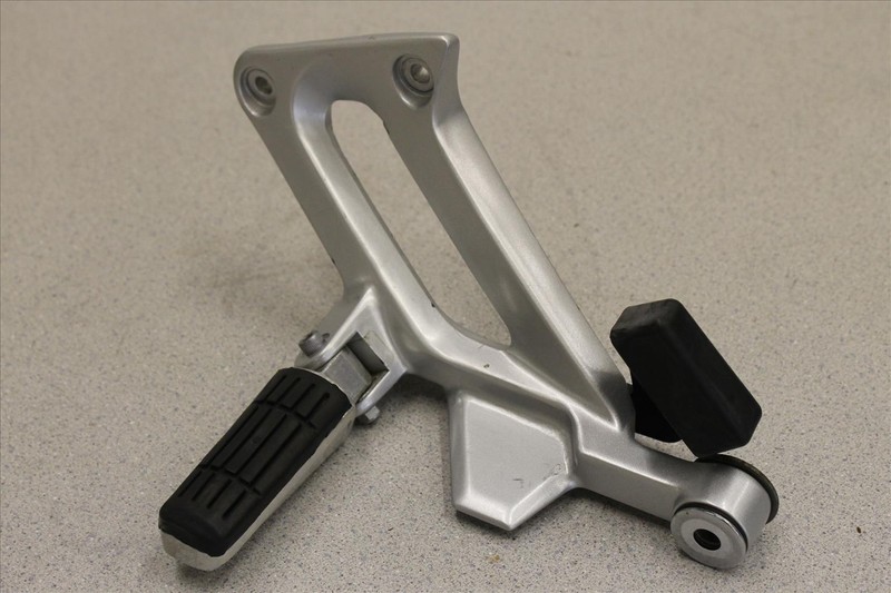 2005 YAMAHA FJR 1300 A LEFT REAR FOOT PEG REST OEM 05 FJR1300