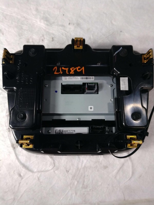 2020 Chevrolet Equinox Infotainment Display Cluster, Used, 76K Miles, OEM