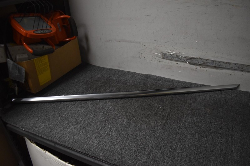 2012-2018 MERCEDES BENZ CLS550 BELT WEATHER STRIP FACTORY OEM
