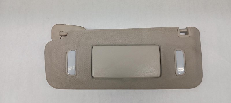 07-'13 CHEVROLET AVALANCHE 1500 Left Driver Sun visor OEM Trim Code 193