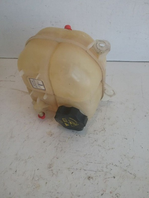 Coolant Reservoir Fits 14-18 CHEROKEE 3537602