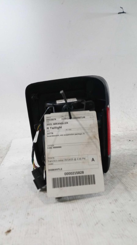 2021 Jeep Wrangler Right Tail Light Assembly White 683864 71K Miles Used