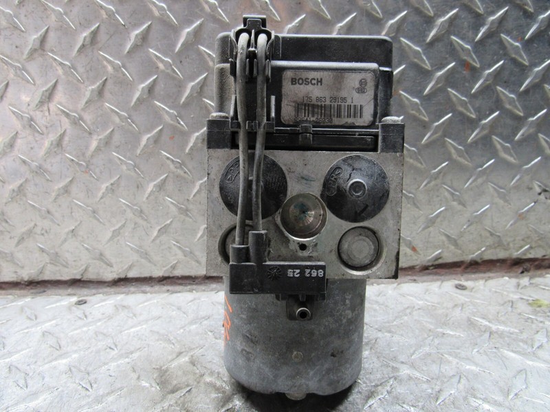 97 98 TOYOTA CAMRY ANTI LOCK BRAKE PUMP ASS W/O TRACTION CONTROL 175 863 29195