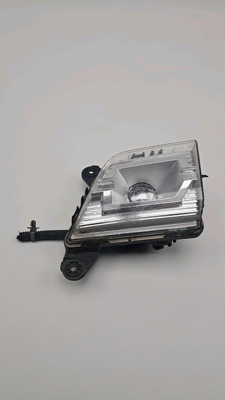 20-22 Chevrolet Silverado 1500 Crew Right Front Fog Light Lamp LED OEM 84509652