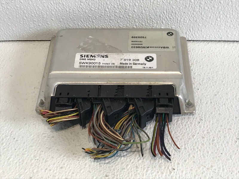 01-05 BMW 325i 325 Engine Control Module ECM Computer 7519308