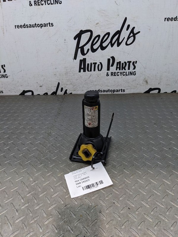 99-06 Silverado Tahoe Jack Suburban Sierra Spare Tire Bottle Jack OEM 15 1177584