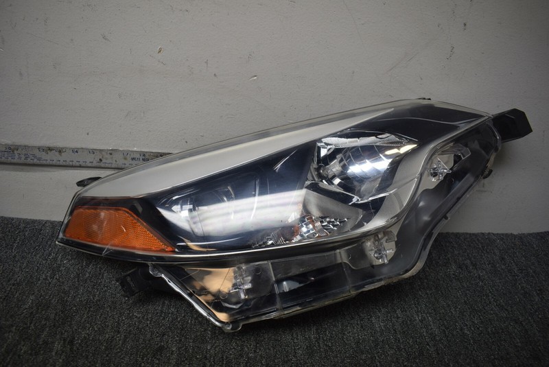 2014-2016 TOYOTA COROLLA HEADLIGHT RIGHT SIDE FACTORY OEM