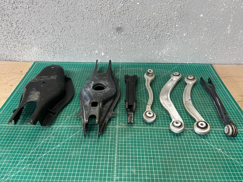 08-14 Mercedes W204 C-class REAR RIGHT SUSPENSION CONTROL ARM SET OF 7 OEM