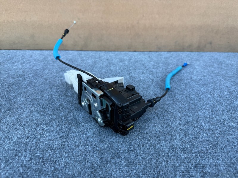 GENESIS GV70 2022-2026 OEM FRONT RIGHT PASSENGER DOOR LATCH ACTUATOR LOCK ASSY