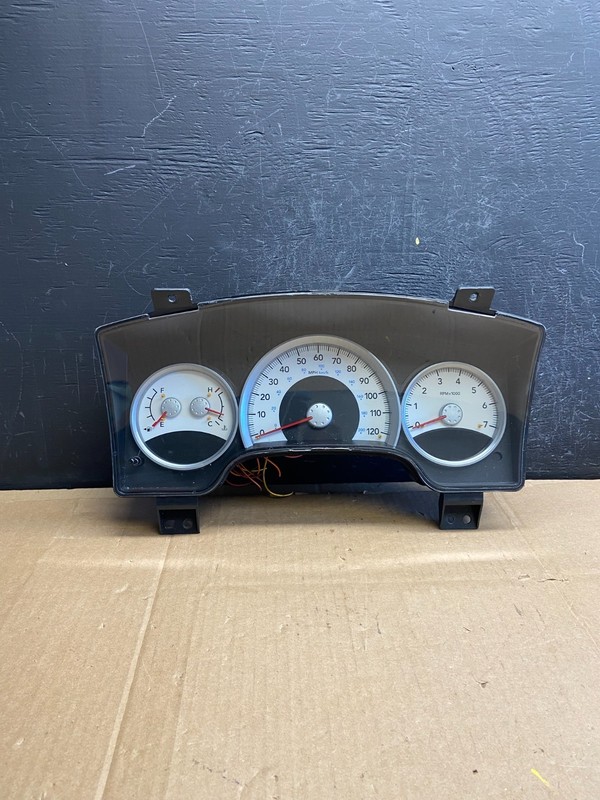 2005 Dodge Dakota Speedometer Instrument Cluster Gauge OEM AD2146 DG