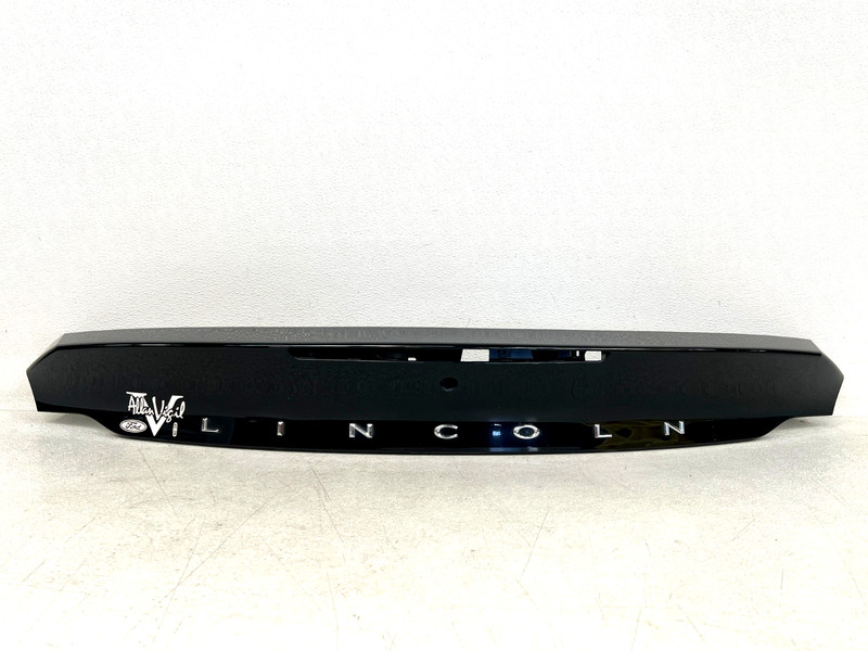 ⭐2017-2020 LINCOLN MKZ REAR TRUNK DECK LID SPOILER FINISH PANEL ASSY OEM LOT2643