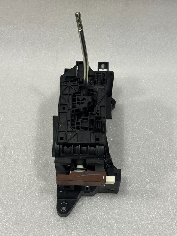 2016-2018 LEXUS ES350 ES300H TRANSMISSION SHIFT SHIFTER GEAR SELECTOR LEVER OEM