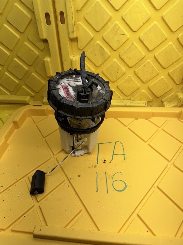 2014-2017 MAZDA 3 TOYOTA iA 2.0L FUEL GAS PUMP ASSEMBLY P54P1335X OEM
