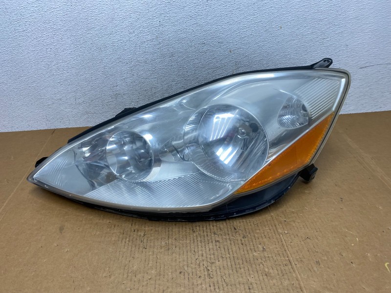 2006 to 2010 Toyota Sienna Left Driver Lh Side Headlight Halogen AE0370 DW