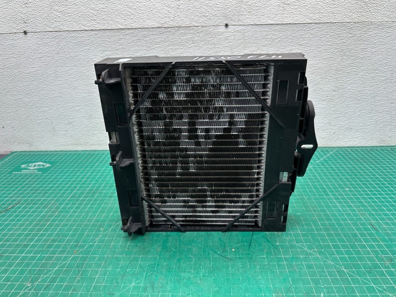 10-19 BMW F10 F12 F07 F06 LEFT DRIVER SIDE AUXILIARY OIL COOLER RADIATOR OEM