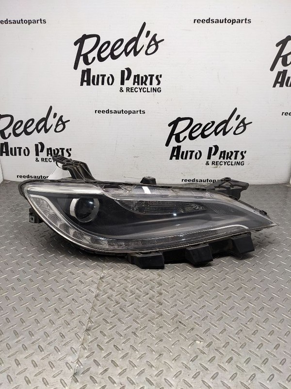 Passenger Headlight Sedan Xenon HID Thru 07/31/16 Fits 15-16 200 1174231