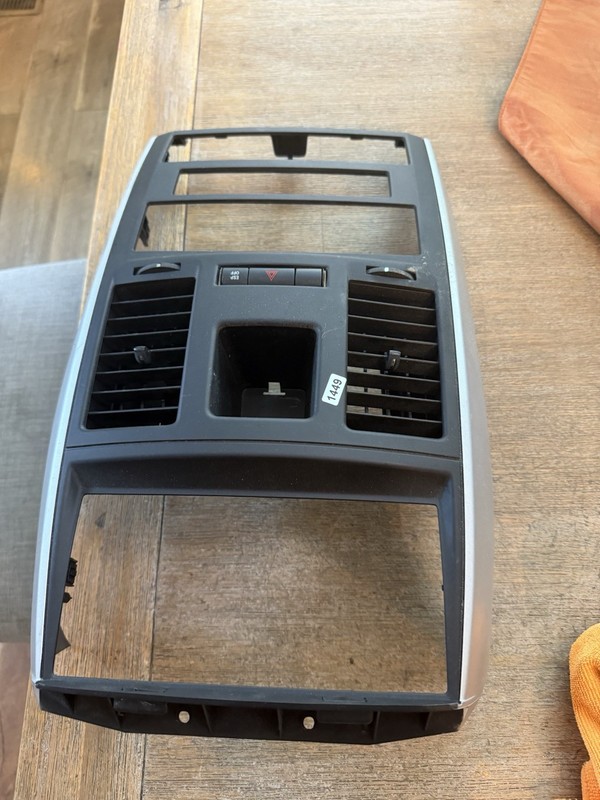 2008 2009 2010 Dodge GRAND Caravan Radio Climate Control Bezel Trim Center Vent