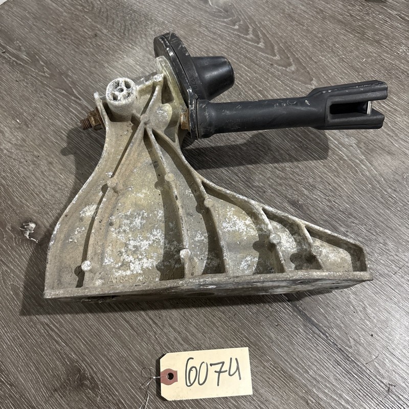FreightlinerHood Support Bracket- P/N: A18-57098-004
