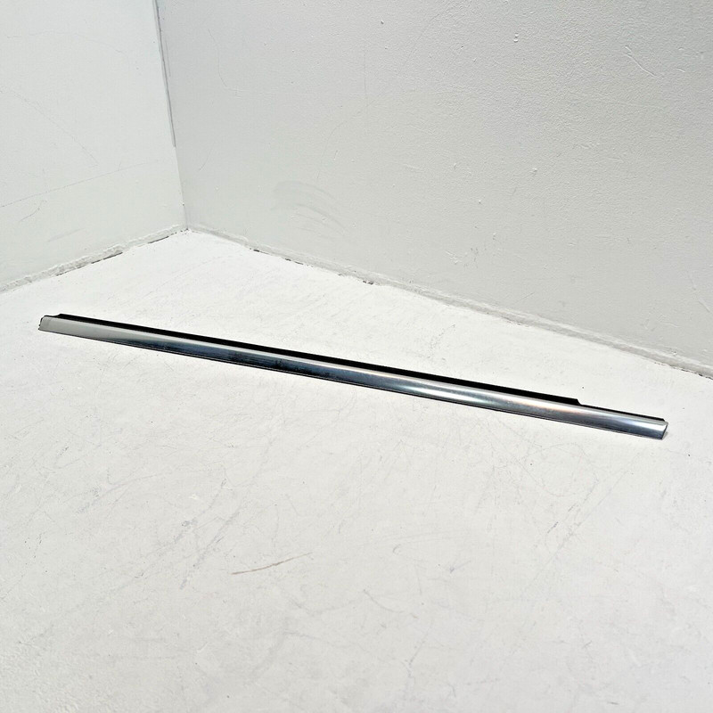 2014-2016 MERCEDES E350 W212 FRONT DRIVER DOOR WINDOW MOLDING SEALING RAIL OEM