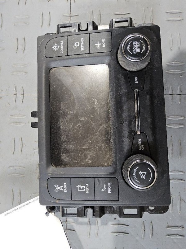 2018-2020 Dodge RAM 1500 Radio 5" Display and Receiver w/SiriusXM Opt RA2