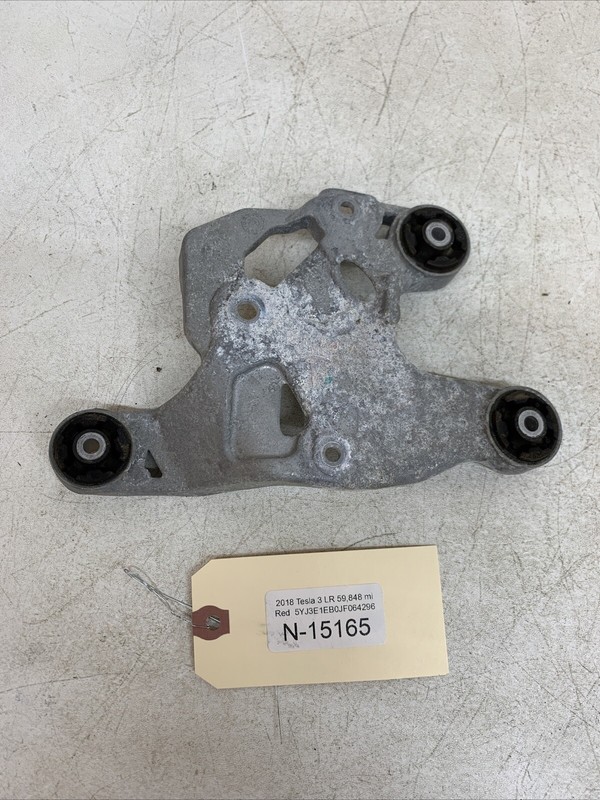 ⚡️17-23 Tesla 3 AC AIR COMPRESSOR MOUNT BRACKET SUPPORT 1122968-00-B 15165 B26