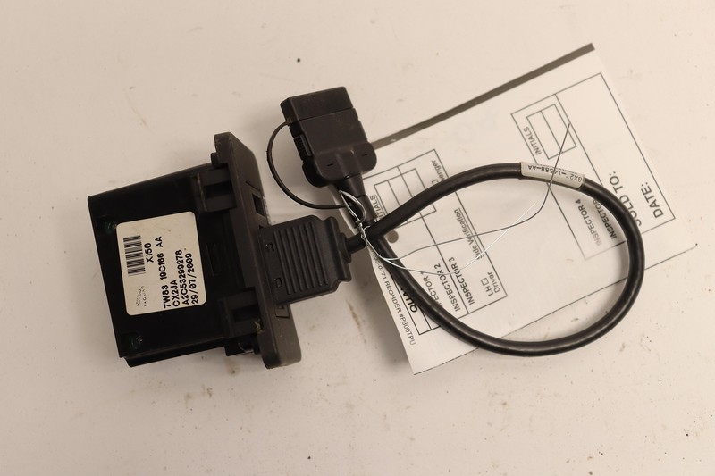 2007-2015 JAGUAR XK FLOOR CENTER CONSOILE REAR USB PORT MODULE OEM