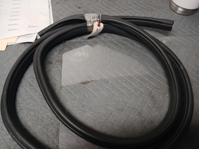 1998 Taurus Trunk Seal