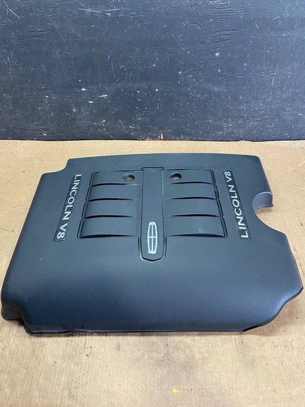 2002 to 2004Lincoln Navigator 5.4L V8 Engine Motor Cover n9048 DG