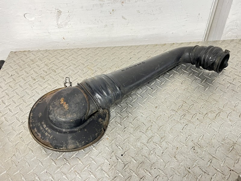 1971 Mercedes Benz W114 W115 220D Diesel Upper Half Lid Air Filter Intake Box