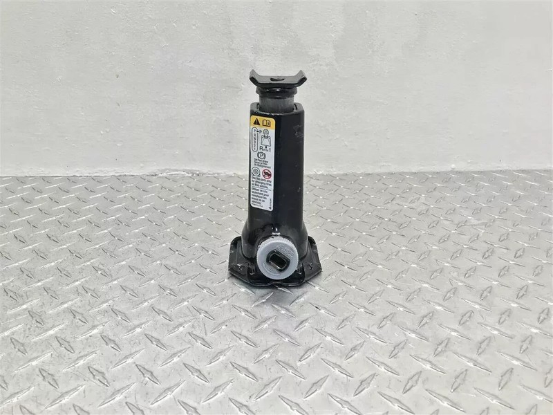 02-07 CHEVY TRAILBLAZER GMC ENVOY OLDSMOBILE BRAVADA SPARE WHEEL JACK TOOLS KIT