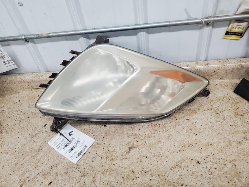 Passenger Headlight Without Xenon Thru 10/05 Fits 04-05 PRIUS 304037