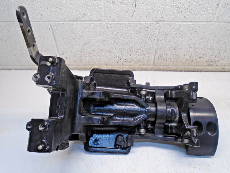S4 434691 433282 Johnson 175hp V6swivel bracket steering arm