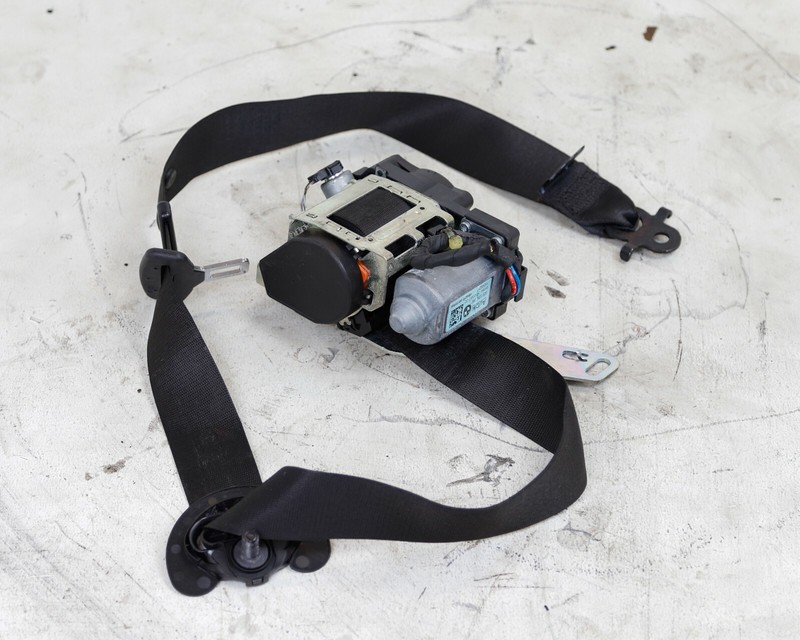2009-2012 BMW 740i 750i FRONT RIGHT SEAT BELT ASSEMBLY BLACK OEM