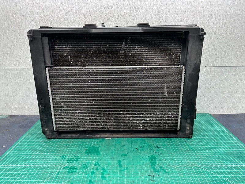 10-19 BMW 550i 650i ENGINE COOLING RADIATOR W/ FAN ASSEMBLY OEM