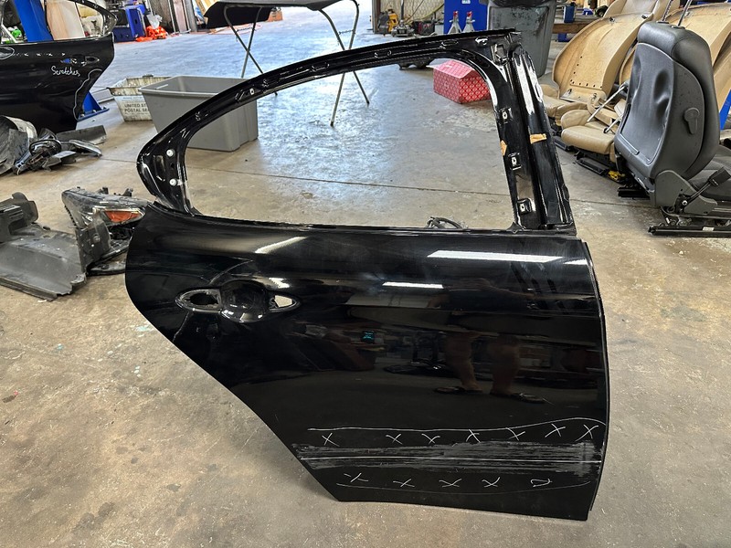 17-23 Alfa Romeo Giulia REAR RIGHT PASSENGER SIDE DOOR SHELL Black 408 OEM