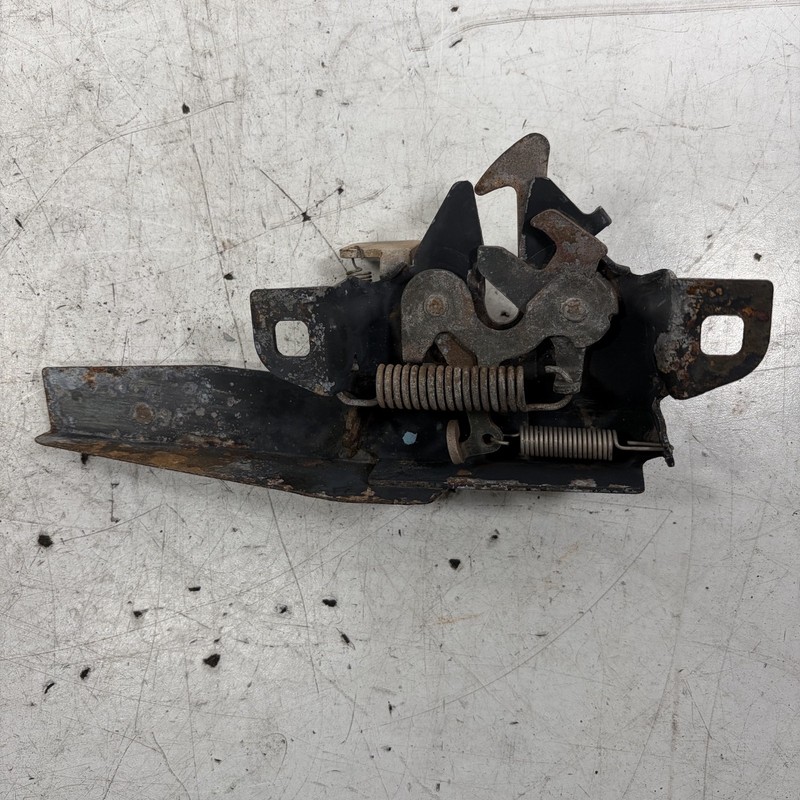 98-02 Honda Passport Isuzu Rodeo Hood Latch Lock 8-97125-591-1 OEM