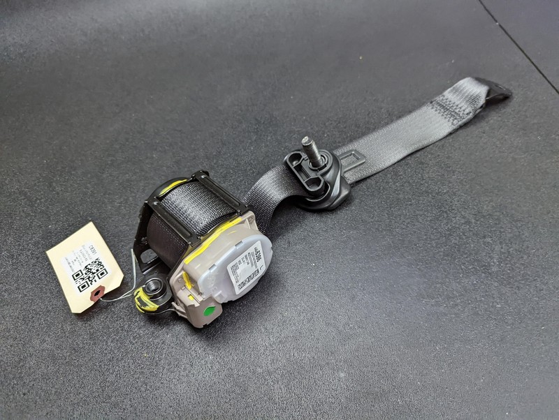 Rear Left Seat Belt Retractor 2022 Chevrolet Equinox 84846386 2021 2023