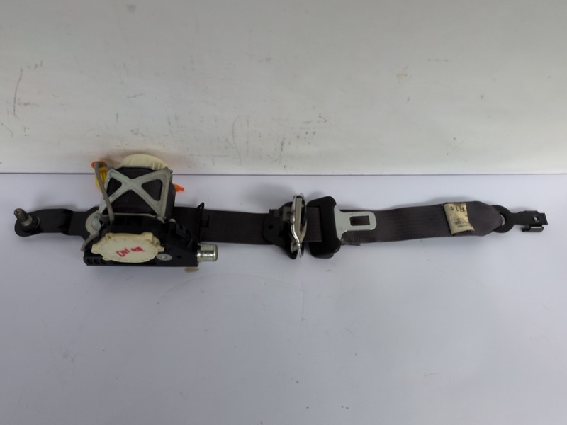 2014 - 2015 Chevy Impala Front Driver LH Seat Belt Retractor Assembly Black vinW
