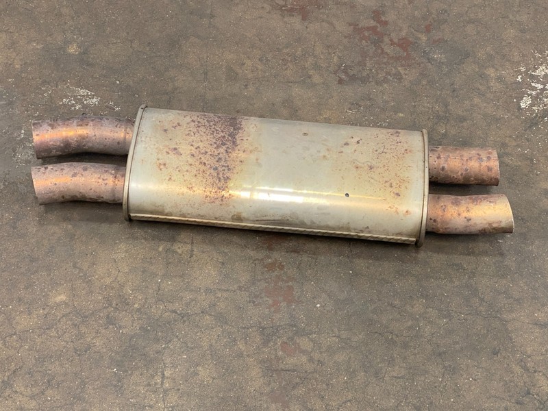 11-14 PORSCHE CAYENNE 3.6 EXHAUST CENTER MUFFLER RESONATOR PIPE OEM #A0.61