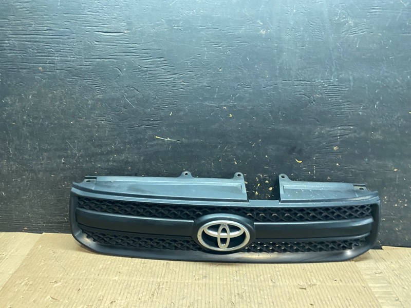 2004 2005 Toyota RAV4 Front Upper Grill Grille DG1 Oem W6157 DG