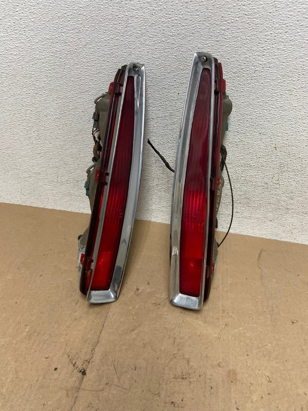 1994 to 1999 Cadillac Deville Left+Right Side Tail lights OEM AE6831 LK