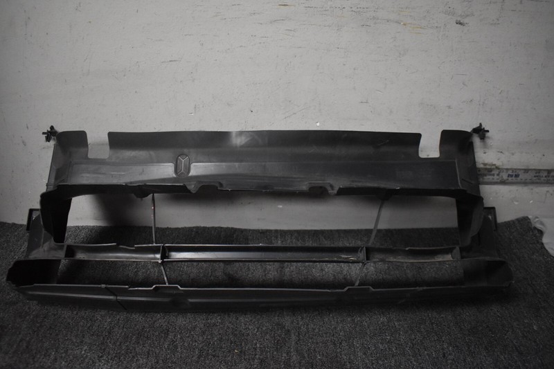 2013-2016 BMW 320I LOWER AIR DUCT FACTORY OEM