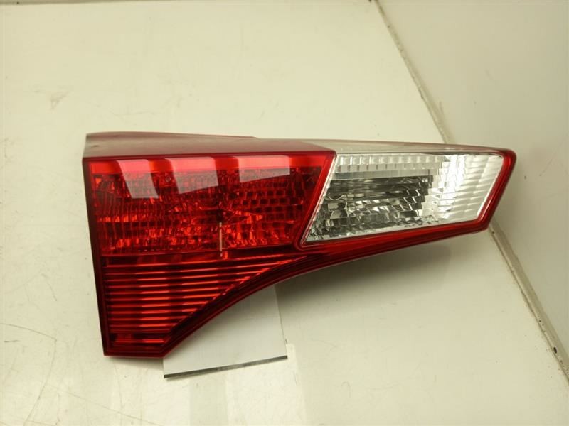 13-15 TOYOTA RAV4 XLE DRIVER SIDE REAR DECKLID MOUNTED TAIL LIGHT