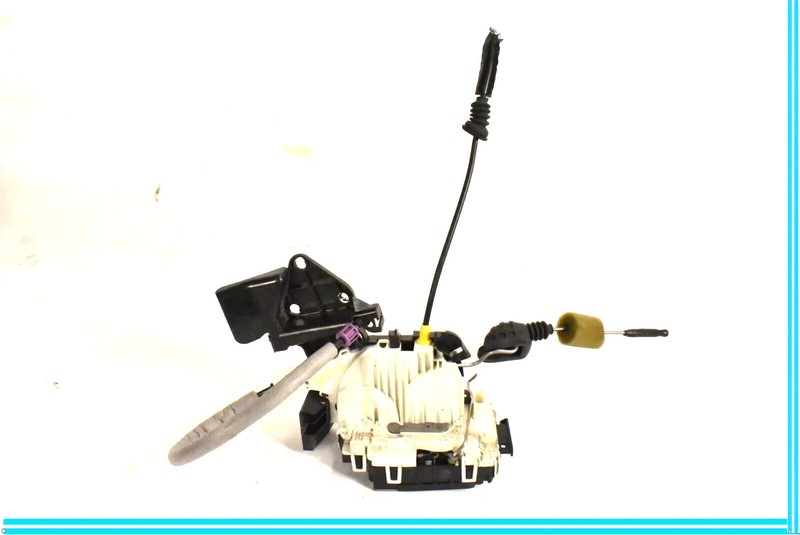 08-14 Mercedes W204 C300 C350 C63 Front Left Side Door Lock Latch Actuator OEM