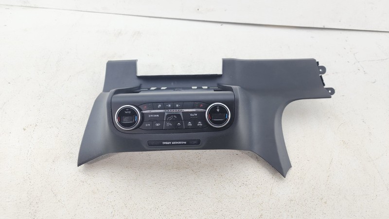 2020 - 2022 Ford Escape TITANIUM Dual Zone Climate Heater AC Control OEM