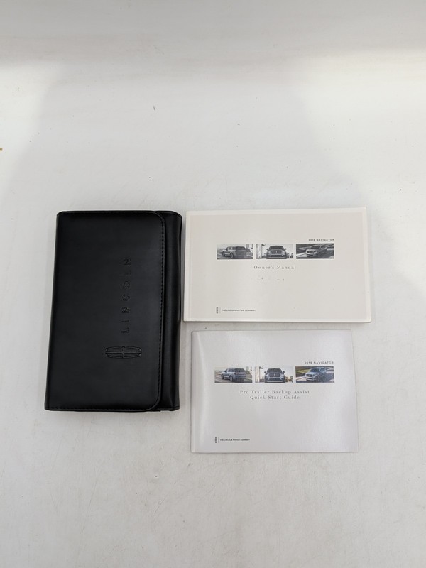 2018 Lincoln Navigator Owner's Manual With Quick Start Guide Plus Case