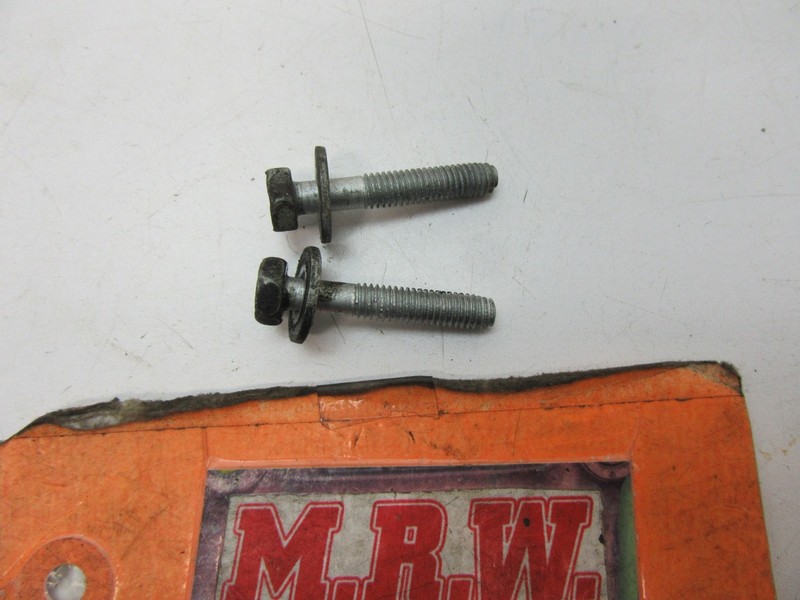 SET OF 2 BOLTS BOLT A/C HOSE A/C LINE TO AC COMPRESSOR AC COMPRESSER V6 3.0L