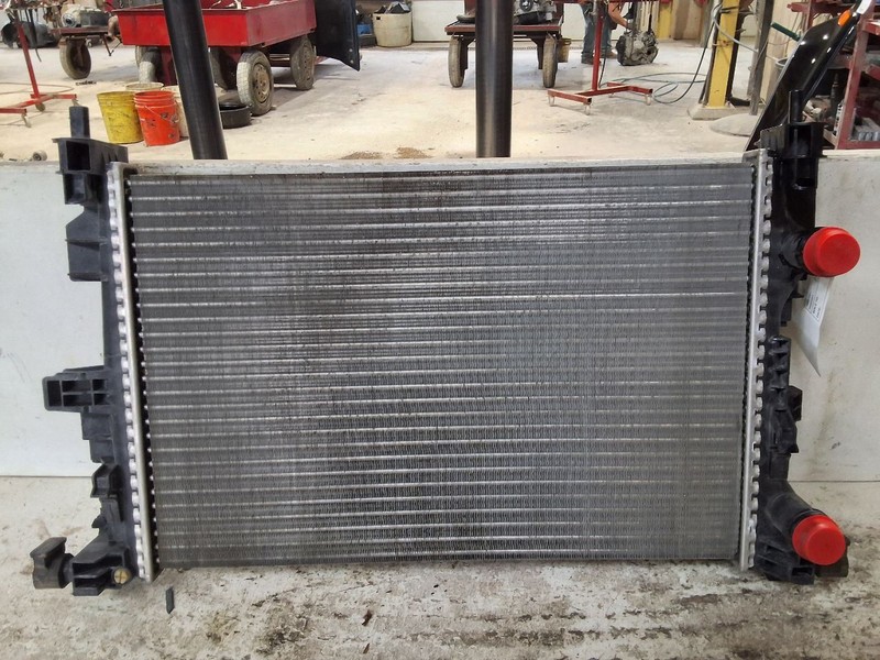 2015-2021 Jeep Renegade Radiator 2.4L AT w/AC